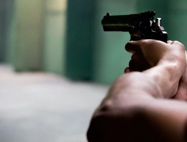 «Άγρια Δύση» η Αθήνα: Πυροβολισμοί στους δρόμους του Αλίμου και ανθρωποκυνηγητό από την αστυνομία
